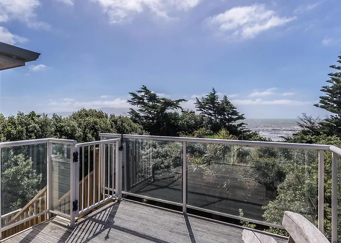 Kapiti At The Coast - Waikanae Holiday Home